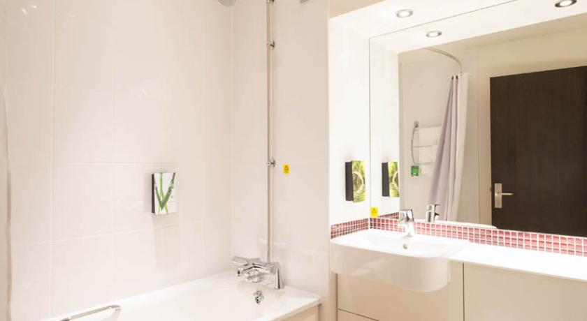 Premier Inn Epsom South Kültér fotó