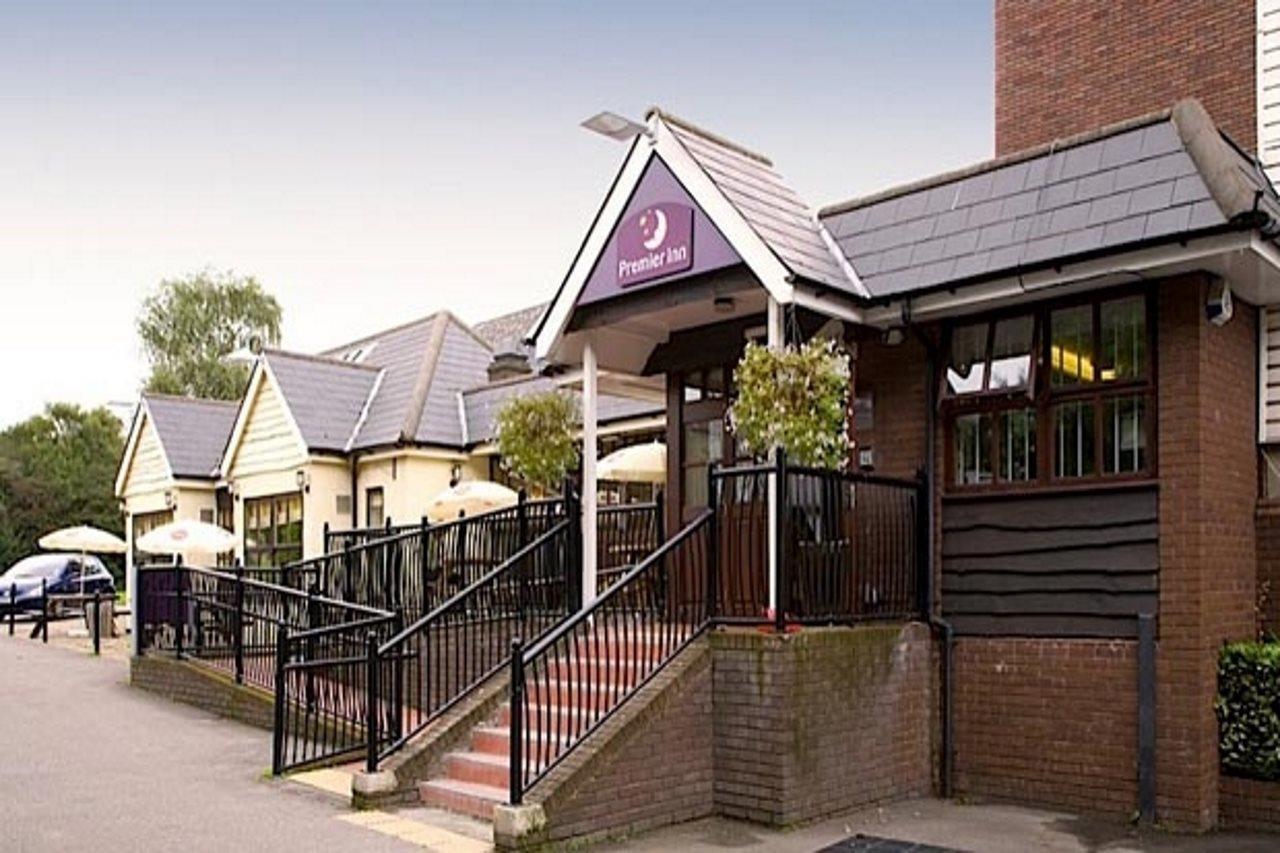 Premier Inn Epsom South Kültér fotó